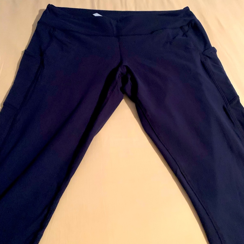 Boutique brand Size 2 Capri leggings with side pocket